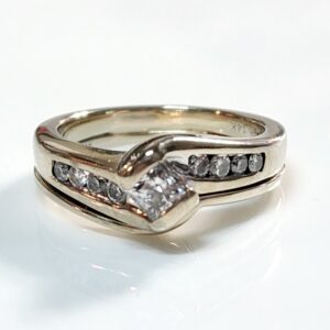 14KT Yellow Gold Princess Cut Diamond Engagement Ring Size 5