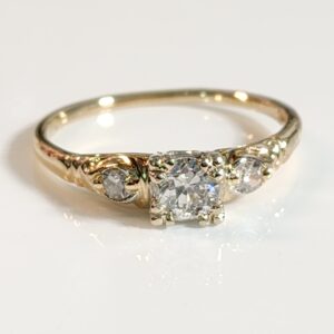 Vintage 14KT Yellow Gold Mine Cut Diamond Engagement Ring Size 6.5