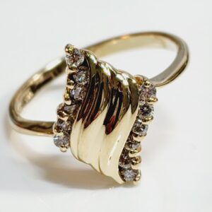 14K yellow Gold diamond Ladies Ring Size 7.5