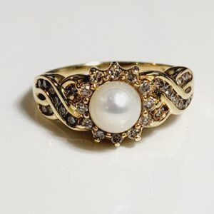 14KT Yellow Gold, Diamond, Pearl Woman’s Ring Size 9.5