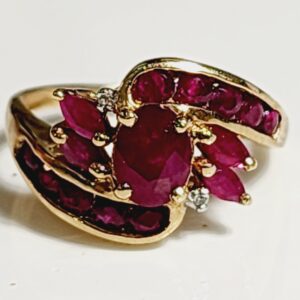 10KT Yellow Gold Ruby Cluster Diamond Ring Size 7