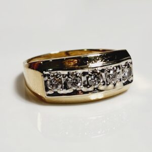 14KT Yellow Gold Diamonds Mens Ring Size 10.5