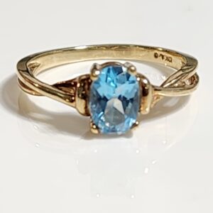 10KT Yellow Gold Blue Topaz Ring Size 6