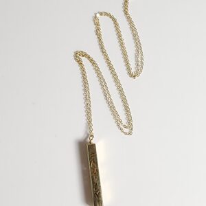 18″ 10KT Yellow Gold Mom, Family Necklace