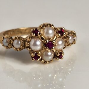 14KT Yellow Gold Pearl and Garnet Womans Ring Size 10