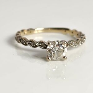 14KT White Gold Diamond Solitaire Engagement Ring Size 7