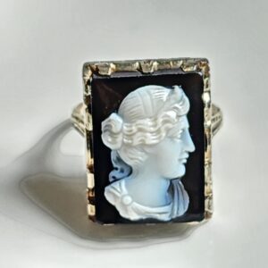 14KT Yellow Gold Vintage Cameo Ring Size 6