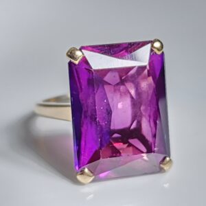 14KT Yellow Gold Radiant Amethyst Ring Size 8