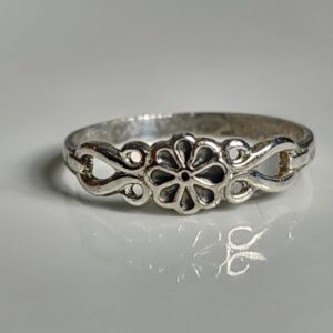 Sterling Silver Flower Ring Size 7.5