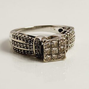10KT White Gold Princess Cut Diamond Engagement Ring Size 7.5