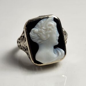 14KT White Gold Cameo Ring Size 5
