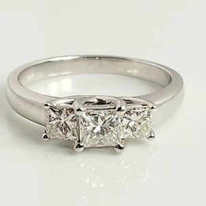 14KT White Gold 3 Princess Cut Diamond Engagement Ring Size 7.5