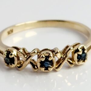 10KT Yellow Gold XOXO with Sapphires Size 6