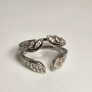 14KT White Gold Diamond Leaf Ring Guard Size 7-7.5