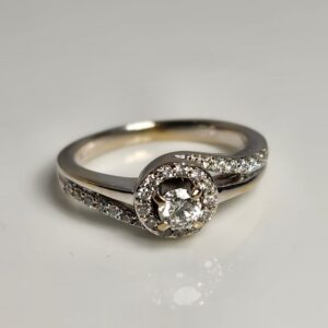 14KT White Gold Diamond Halo Engagement Ring Size 6