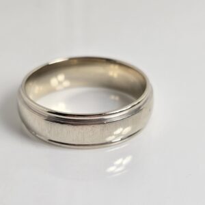 14KT White Gold Mens Wedding Band Size 11