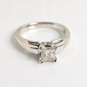 14KT White Gold Solitaire Princess Cut Diamond Engagement Ring Size 7