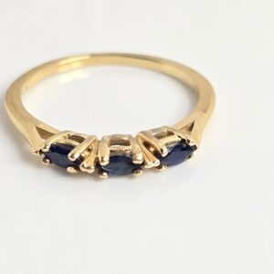 14KT Yellow Gold Sapphire Ring Size 6.5