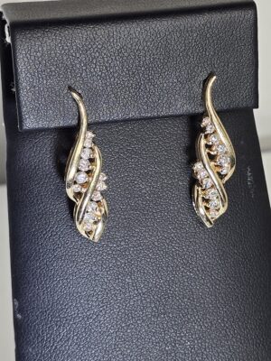 14KT Yellow Gold Diamond Dangle Earrings