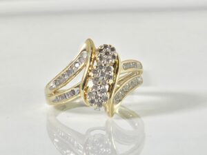 10KT Yellow Gold Diamond Cluster Ring Size 7