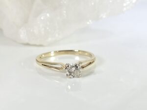 14KT Yellow Gold Diamond Solitaire Engagement Ring Size 6.5