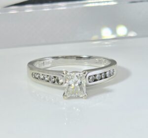 14KT White Gold Radiant Diamond Engagement Ring Size 7